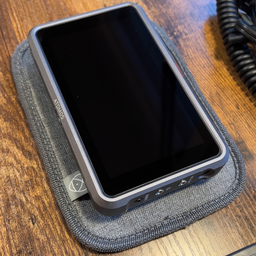 Atomos Ninja V+ 8k monitor